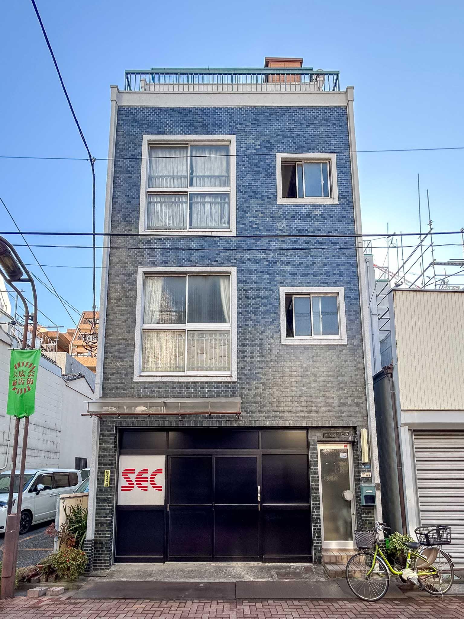 台東区台東の賃貸物件/正面からみる