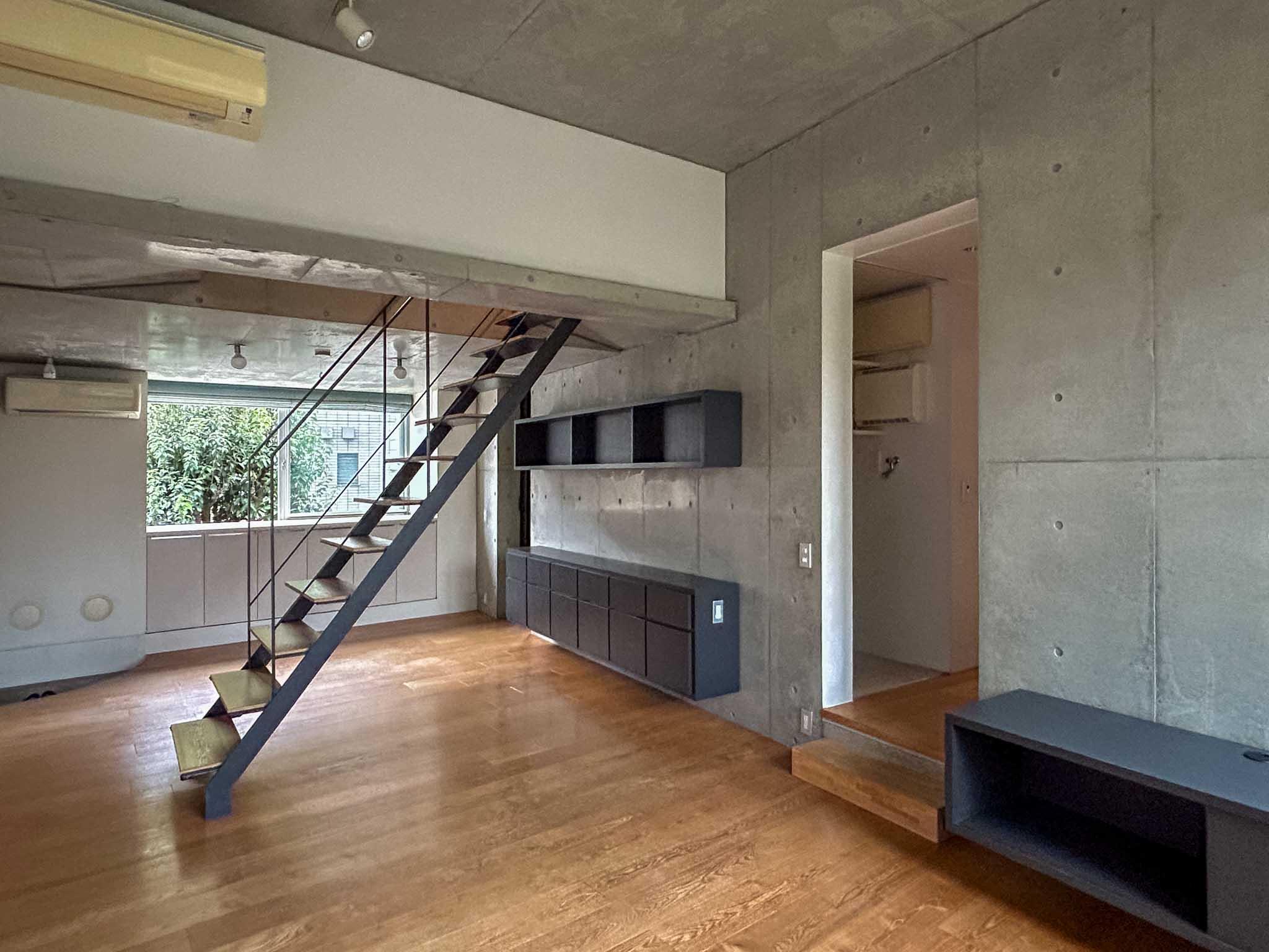 世田谷区世田谷の賃貸物件/2階リビング。天井高に差をつけた、メリハリのある空間