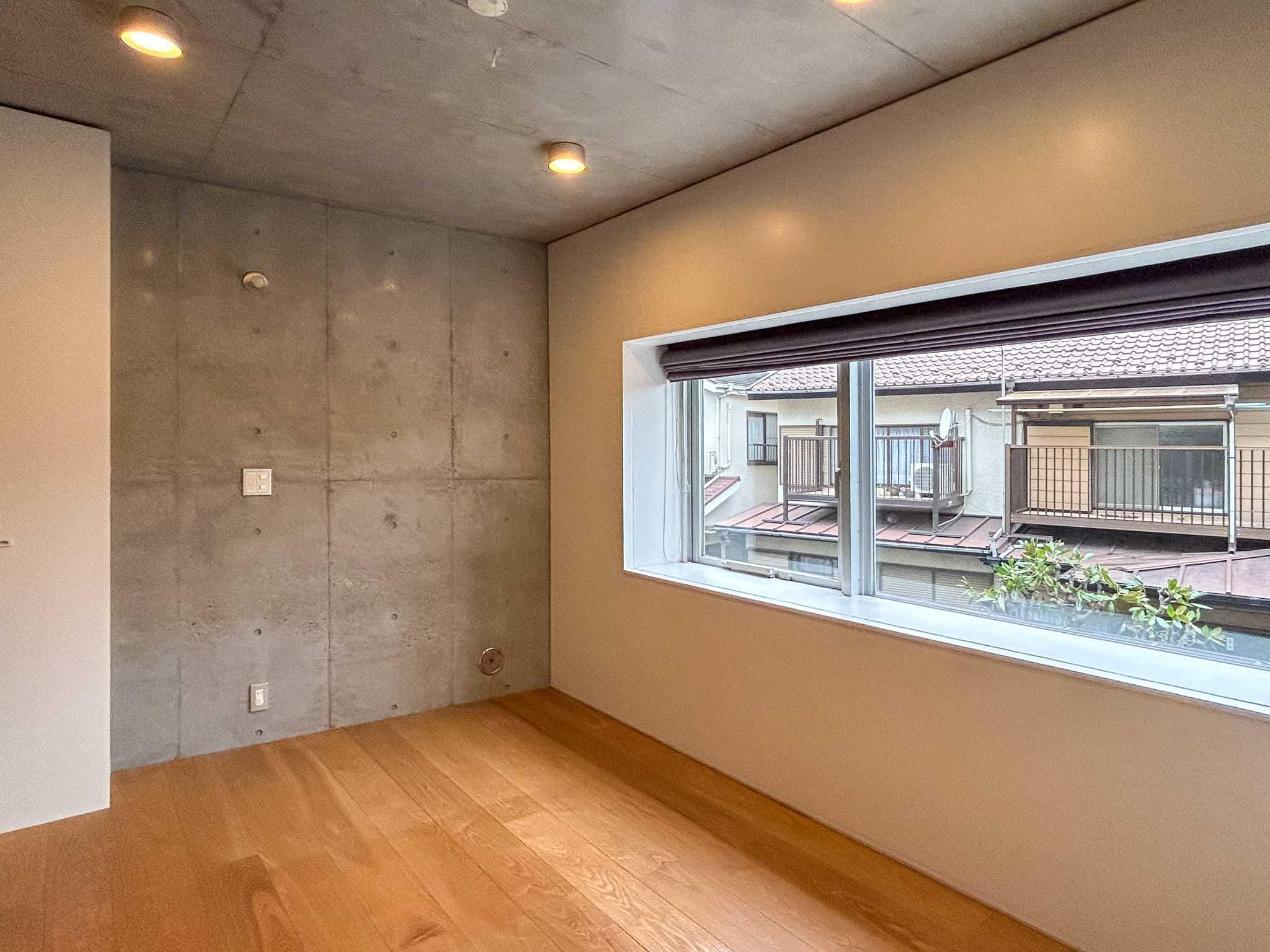 世田谷区世田谷の賃貸物件/2階：8.4帖ほどの洋室