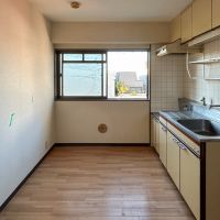 渋谷区富ヶ谷の賃貸物件/ダイニングキッチン。小さめであればテーブルも置けそうです。