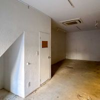 墨田区東向島の賃貸物件/1階：照明や空調は設置済みの状態。広さは30㎡ほど