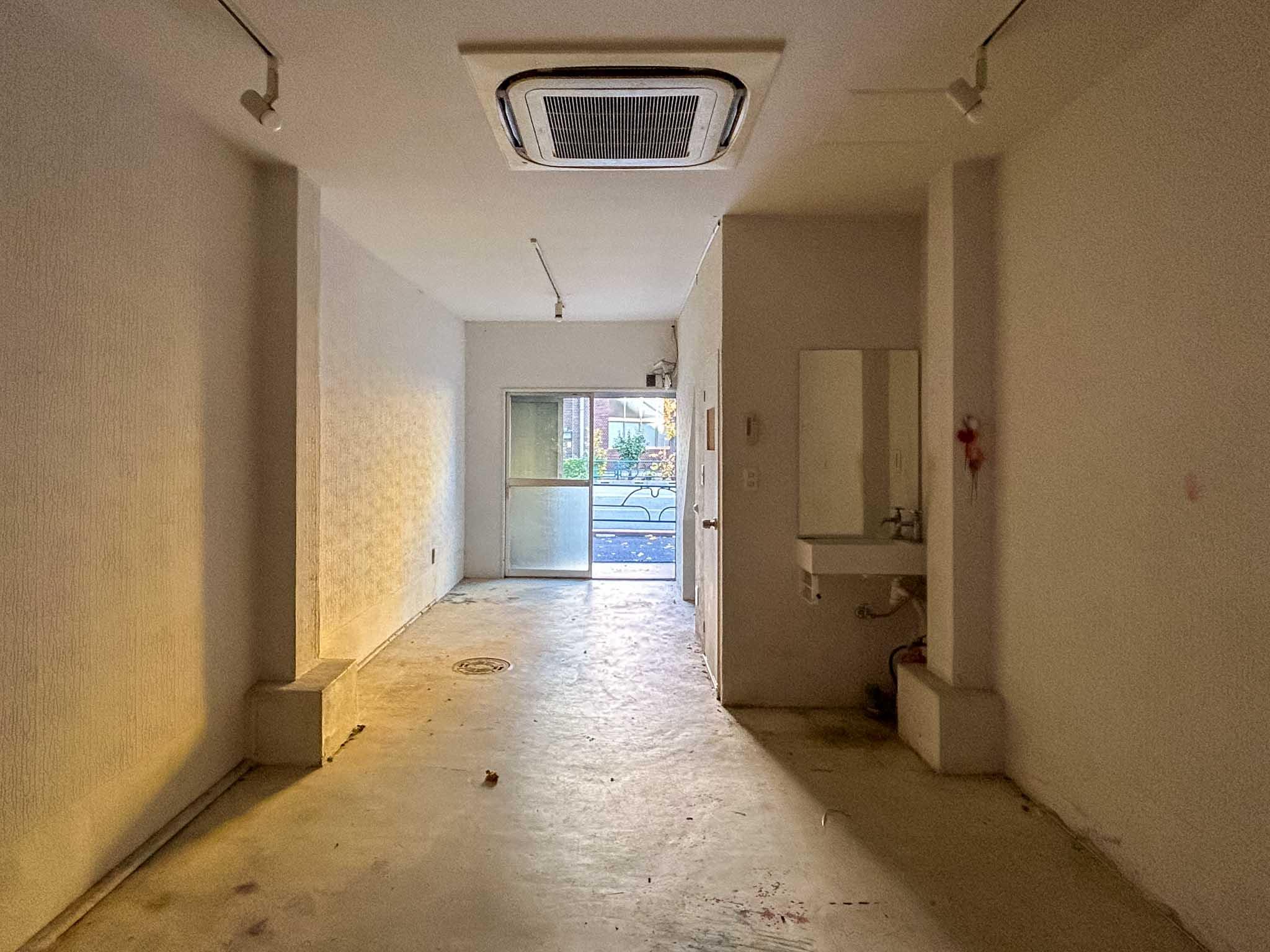 墨田区東向島の賃貸物件/1階：長方形の間取りのため、奥の方にいくと光は届きにくいです