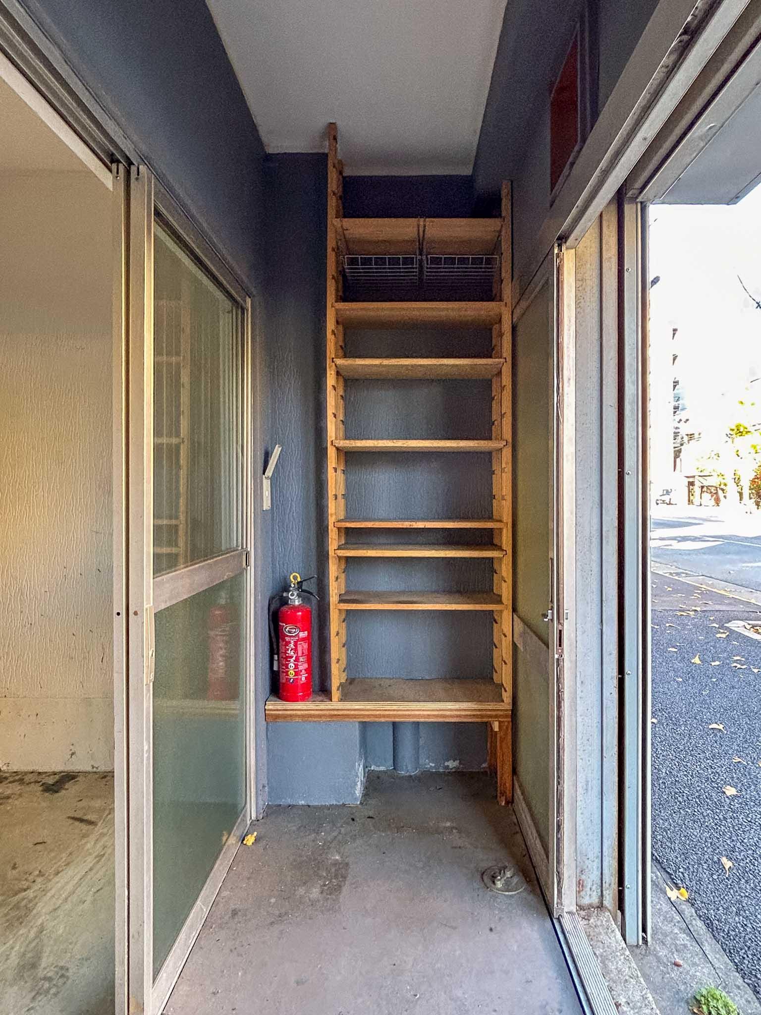 墨田区東向島の賃貸物件/1階：出入口前のスペース