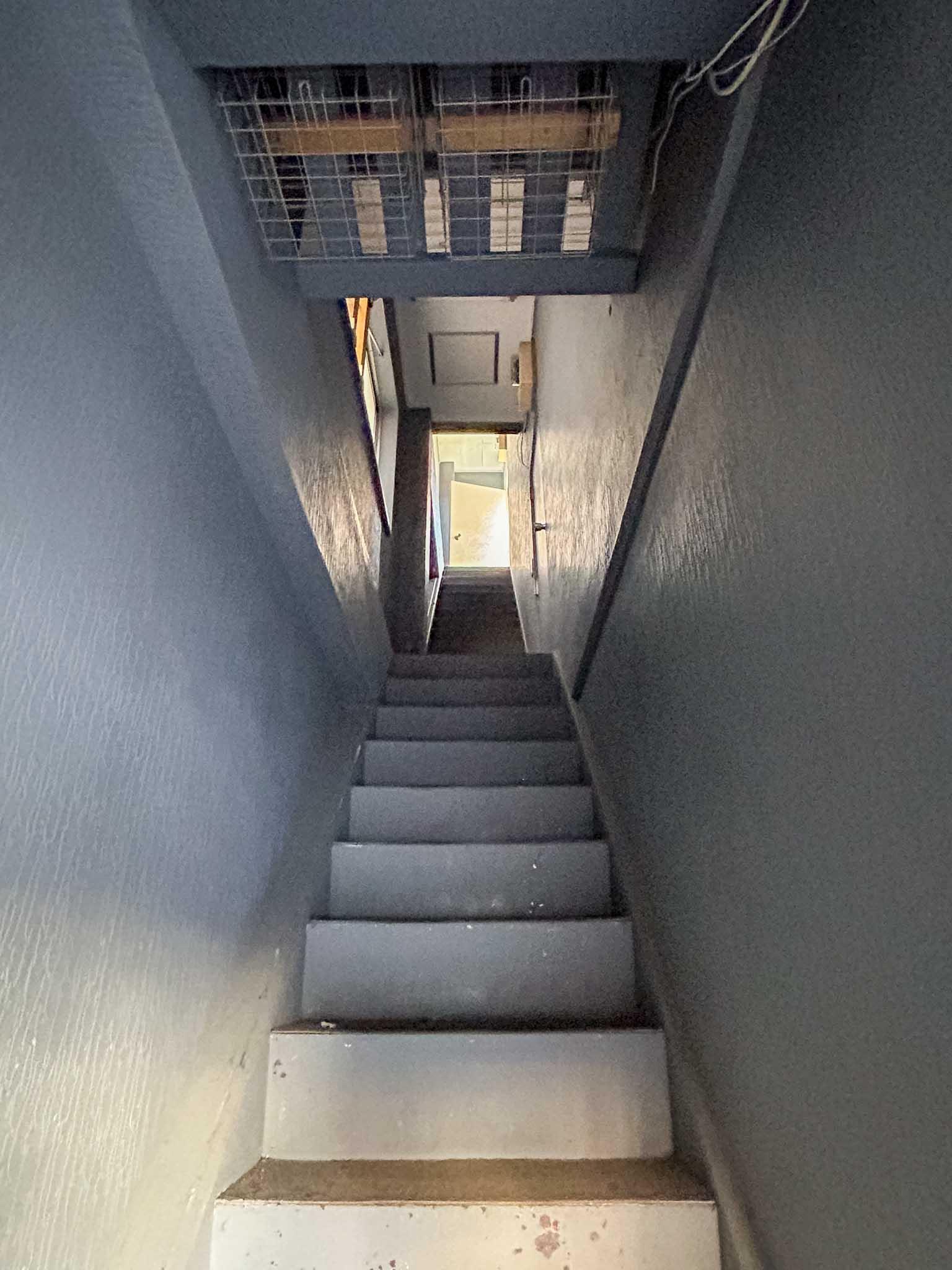 墨田区東向島の賃貸物件/階段