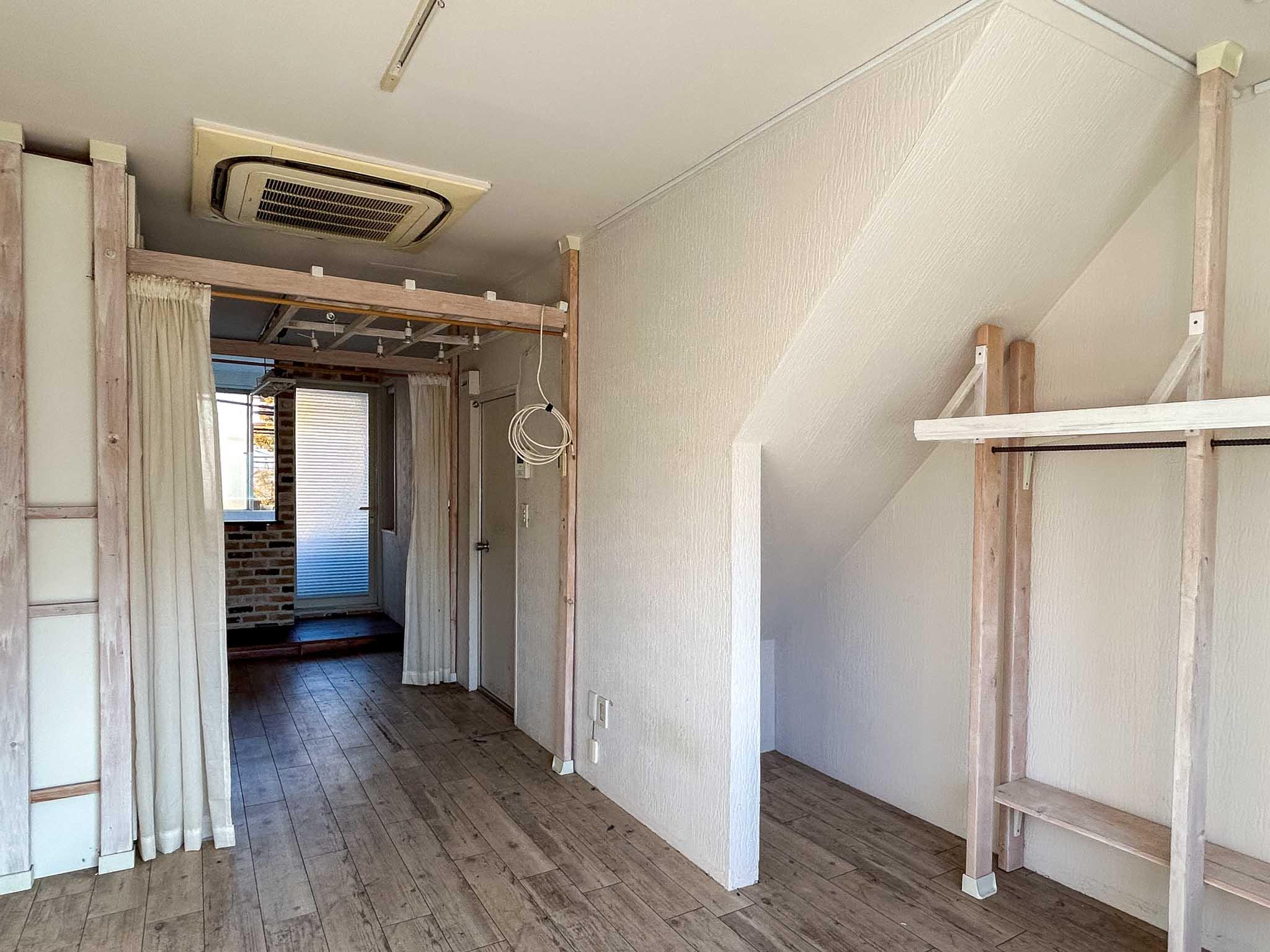 墨田区東向島の賃貸物件/2階：中央部分がきゅっと細い間取り