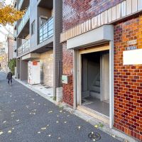 墨田区東向島の賃貸物件/東向島駅の方をみる。人通りは少ないです