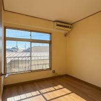 世田谷区代田の賃貸物件/窓からの光が心地よい居室