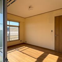 世田谷区代田の賃貸物件/ぽかぽかの陽が部屋の奥まで差し込む