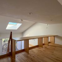 杉並区井草の賃貸物件/約5.2畳のロフト空間。造作の台はワークスペースや趣味空間として重宝しそう