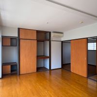 板橋区稲荷台の賃貸物件/床も改装済み　フローリングというよりは板張りと呼びたい、神社仏閣の床のようなおもむきです　