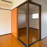 板橋区稲荷台の賃貸物件/寝室とLDKは引き戸で仕切られているためデッドなスペースなく、ひと繋がりの空間として使うのもアリ