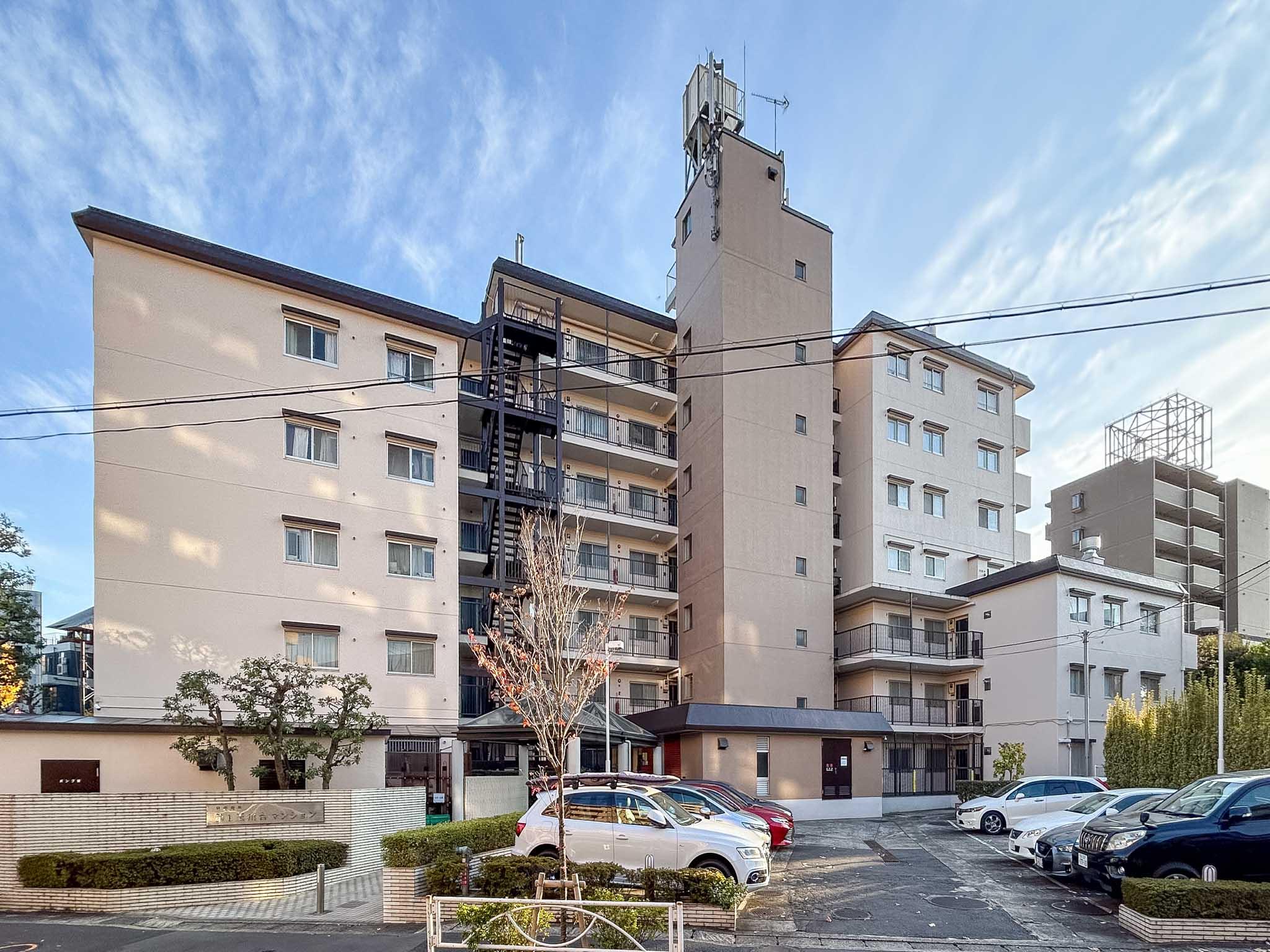 世田谷区玉川台の賃貸物件/玉川通り沿いに立つマンション