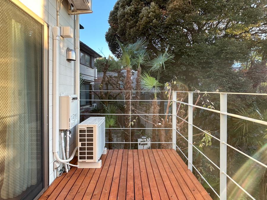 品川区北品川の賃貸物件/バルコニー。ウッドデッキです。