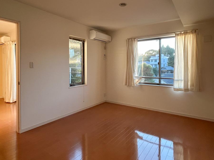 品川区北品川の賃貸物件/寝室。こちらも採光面がしっかりとあるため、光が入ってきます。