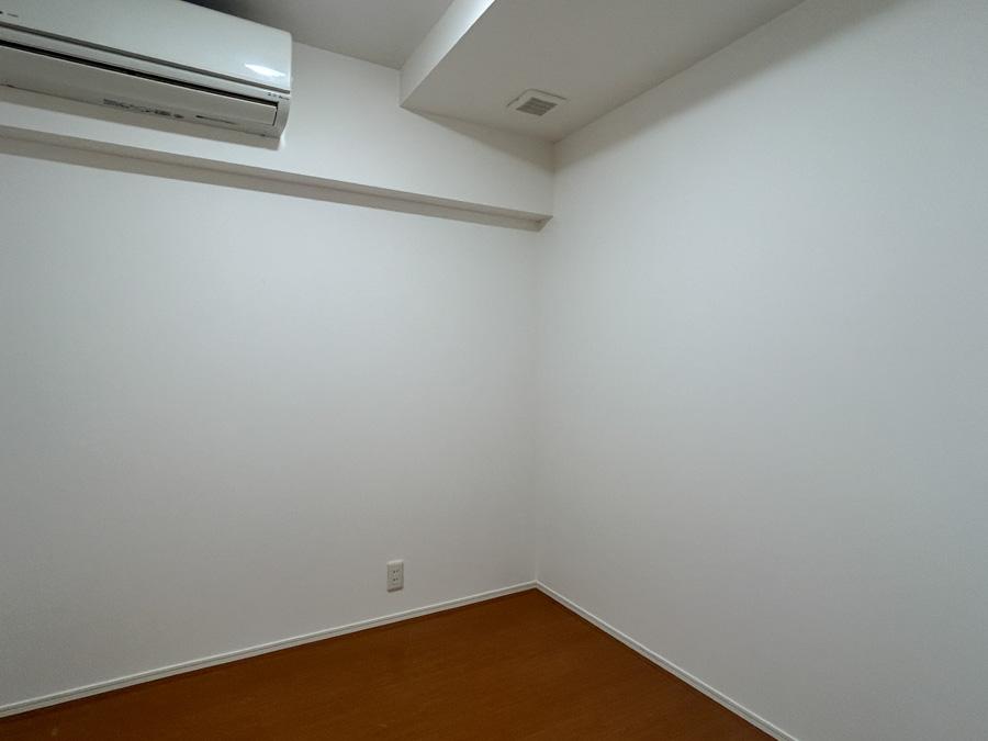 中野区東中野の賃貸物件/サービスルーム。エアコンがついています。