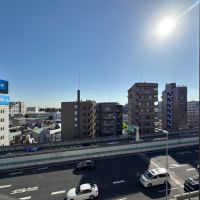 世田谷区池尻の賃貸物件/バルコニーからの眺望。246が近いですが、その代わりにこの眺望が変わらないのは嬉しい