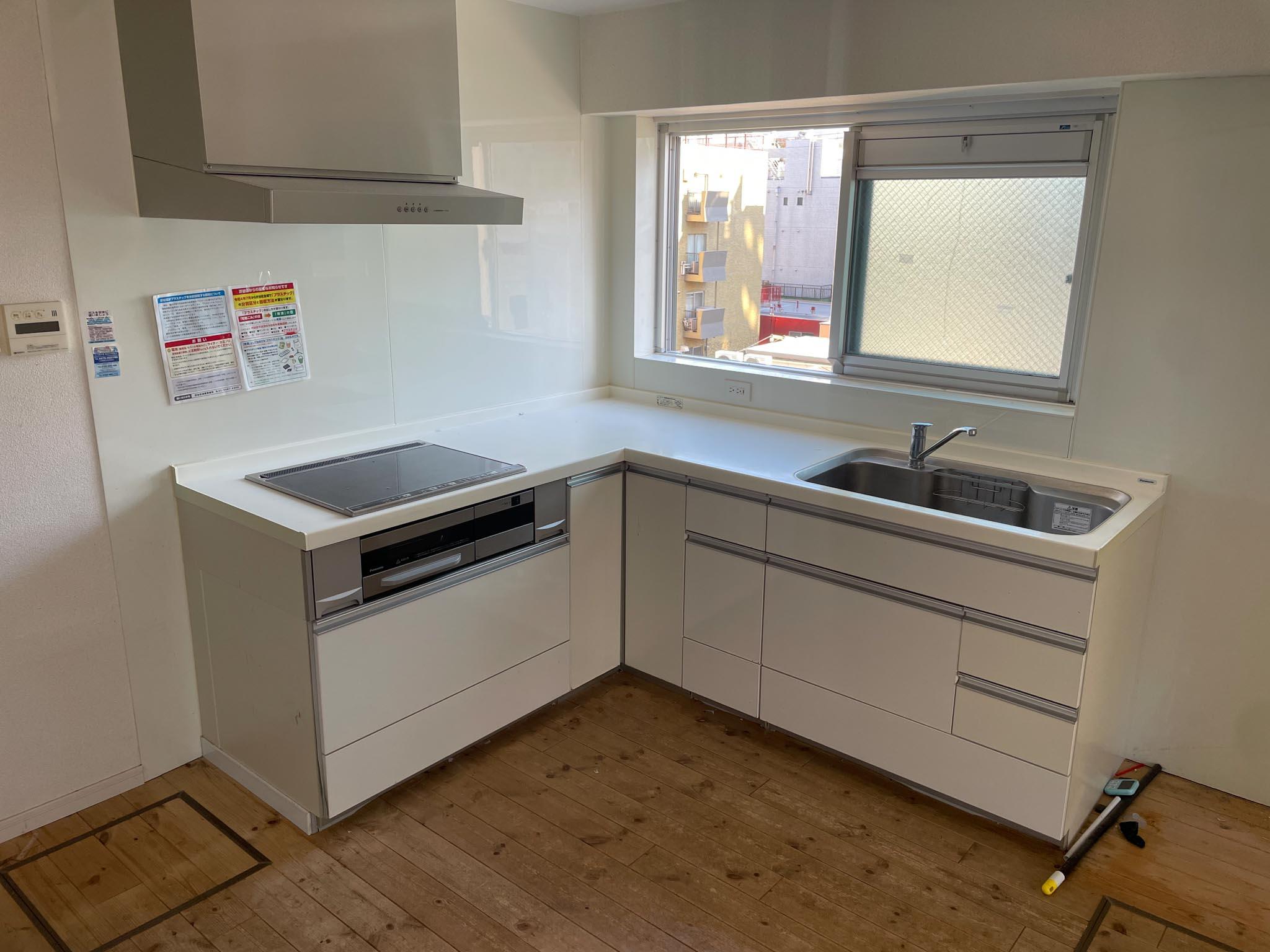 渋谷区富ヶ谷の賃貸物件/L字のキッチン。コンロはIHです