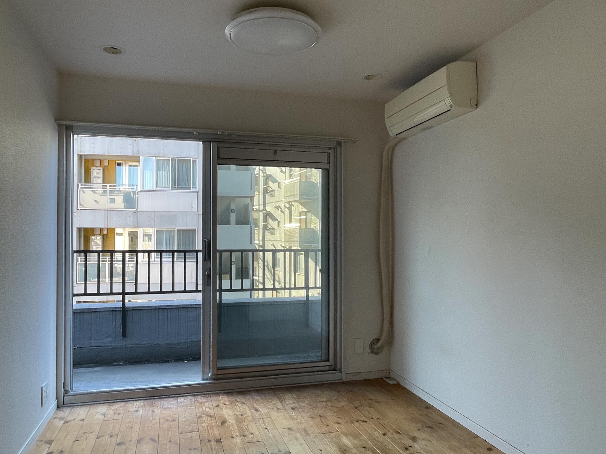 渋谷区富ヶ谷の賃貸物件/6.6畳洋室：それぞれの部屋がベランダに面しているのもいいところかと