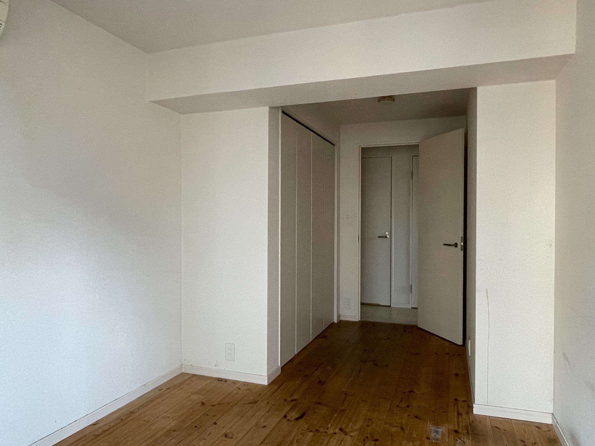 渋谷区富ヶ谷の賃貸物件/6.6畳洋室：入口付近にクローゼットがあります