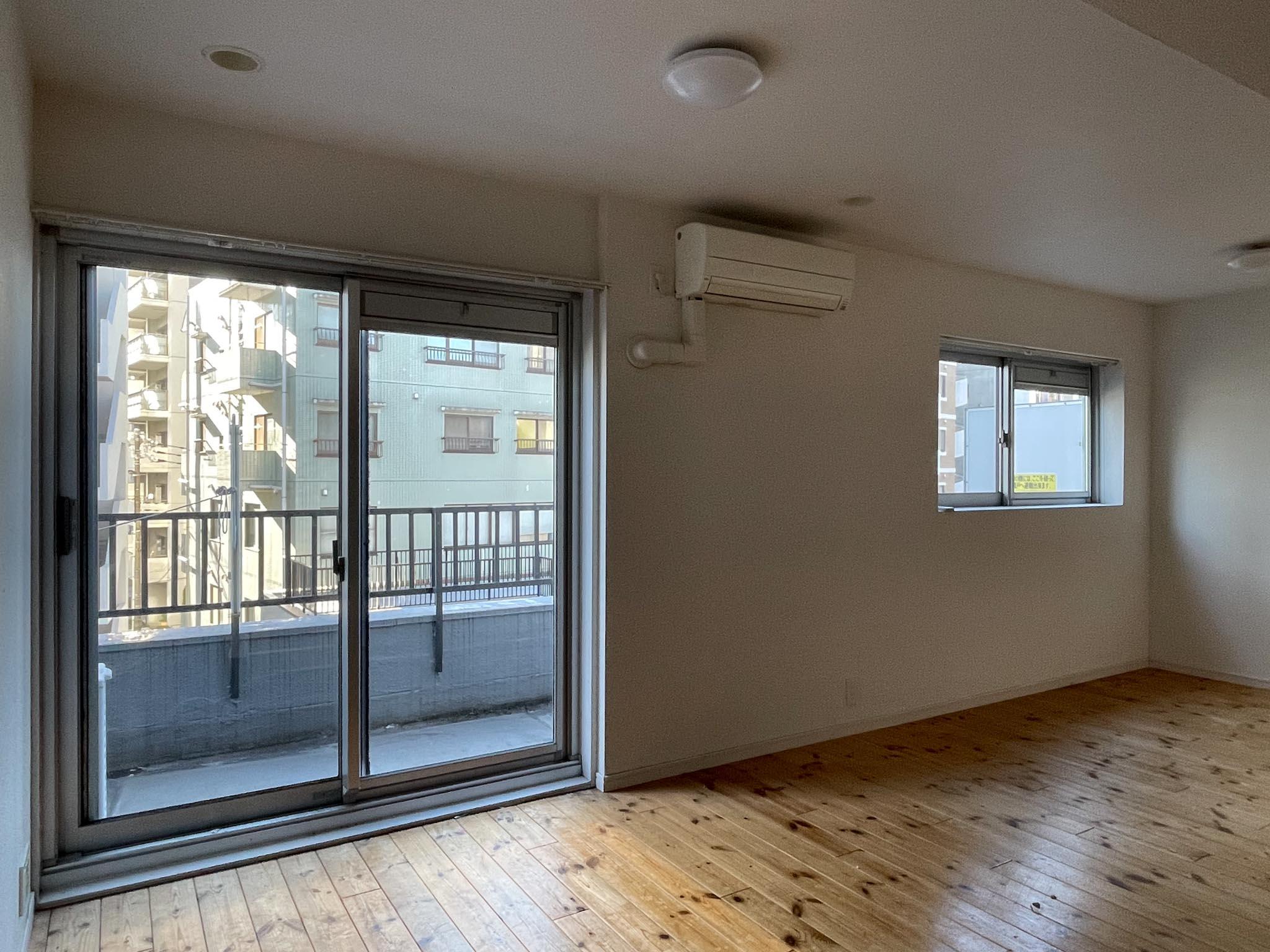 渋谷区富ヶ谷の賃貸物件/10.8畳洋室：こちらをメインの部屋として使うのもよさそうです