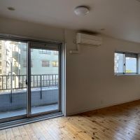 渋谷区富ヶ谷の賃貸物件/10.8畳洋室：こちらをメインの部屋として使うのもよさそうです