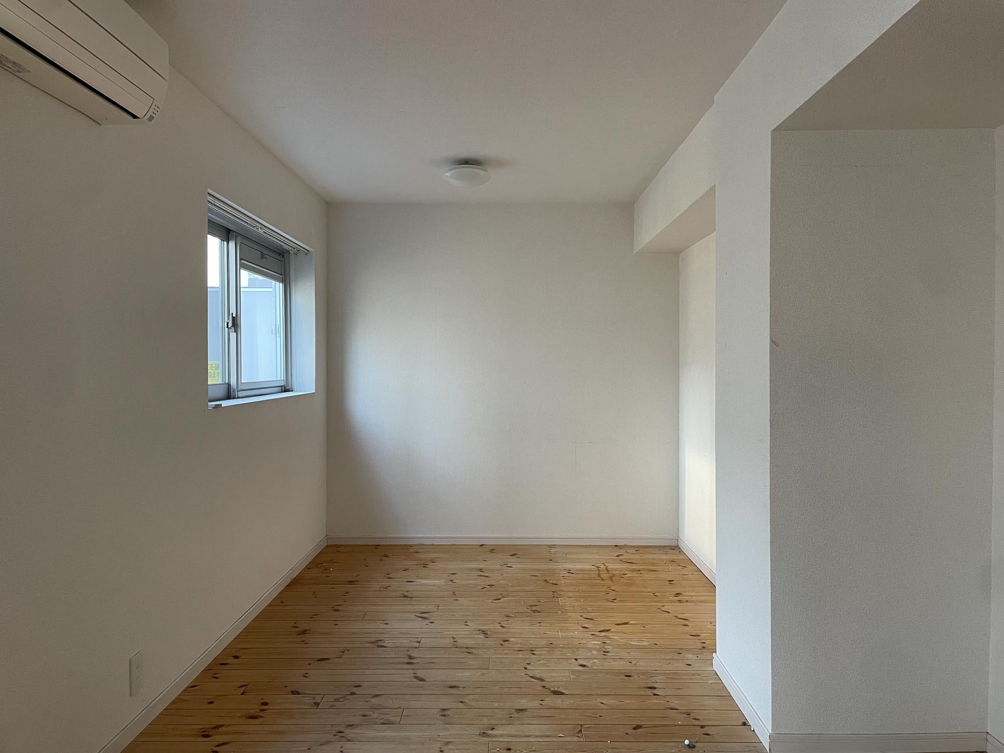 渋谷区富ヶ谷の賃貸物件/10.8畳洋室：西に向かって