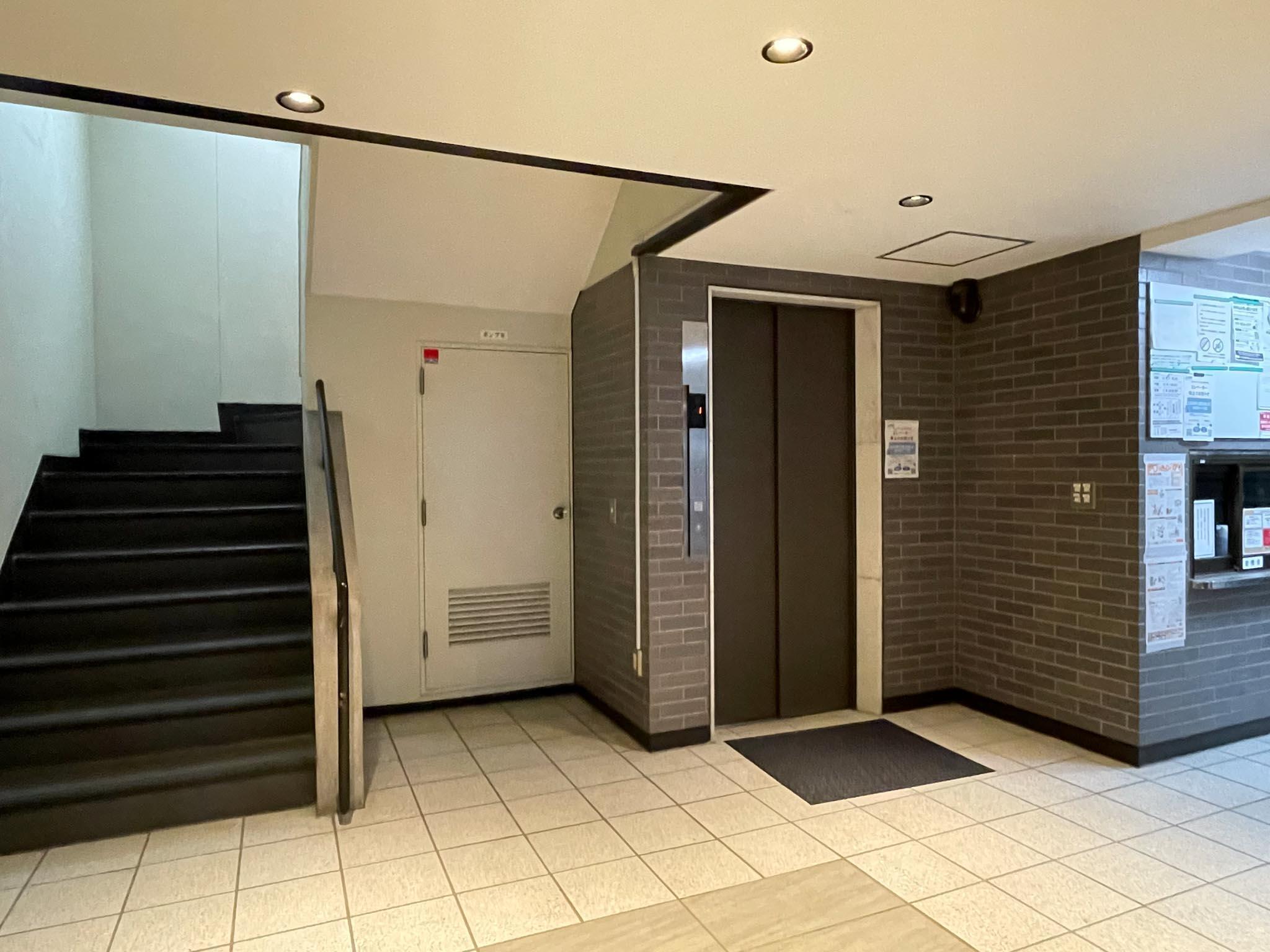 渋谷区富ヶ谷の賃貸物件/1F：エントランス