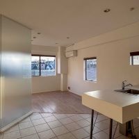 大田区山王の賃貸物件/玄関側からみる。ベッドを置くスペースが見えないようになっている