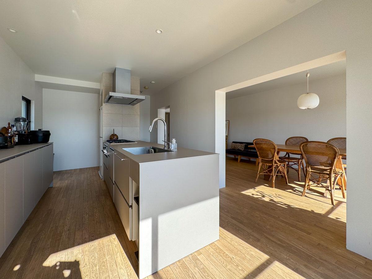 川崎市宮前区神木本町の売買物件/かなり大きなオーダーキッチン。料理好きの方にも納得いただけるかと