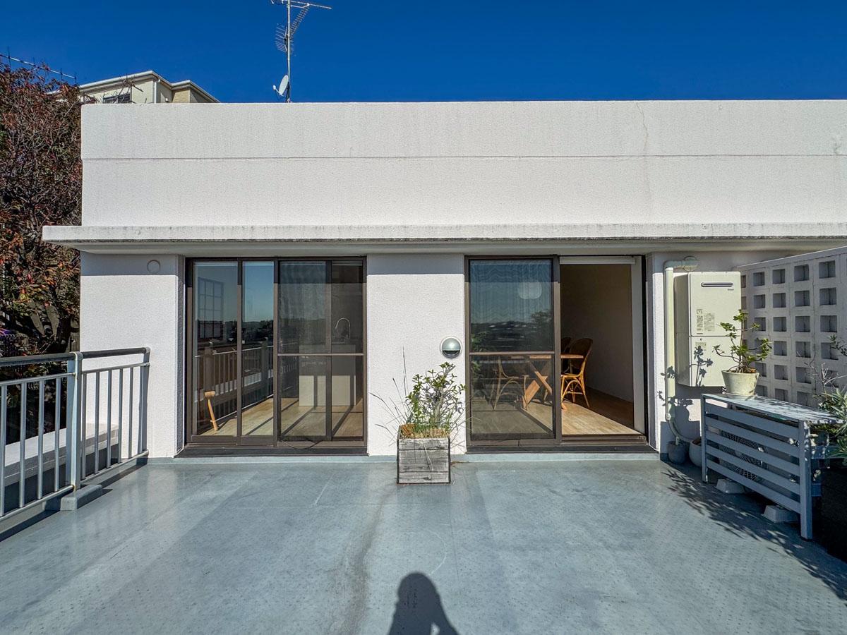 川崎市宮前区神木本町の売買物件/どんな使い方をしようか、次から次に妄想がわいてくるバルコニー