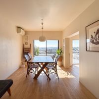 川崎市宮前区神木本町の売買物件/塗装の壁と天井がやわらかく光を反射します