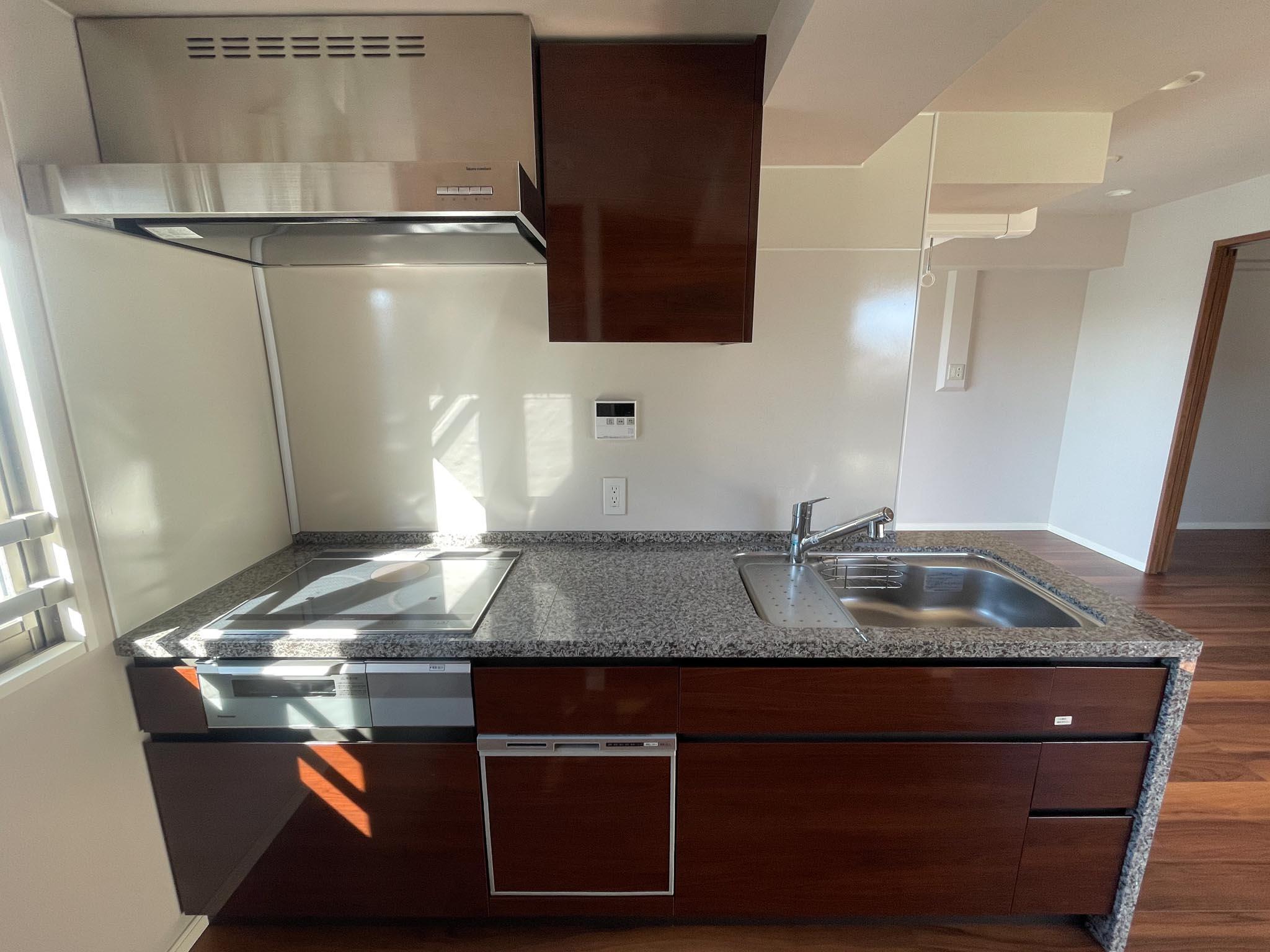 江戸川区篠崎町の賃貸物件/IHコンロのキッチン