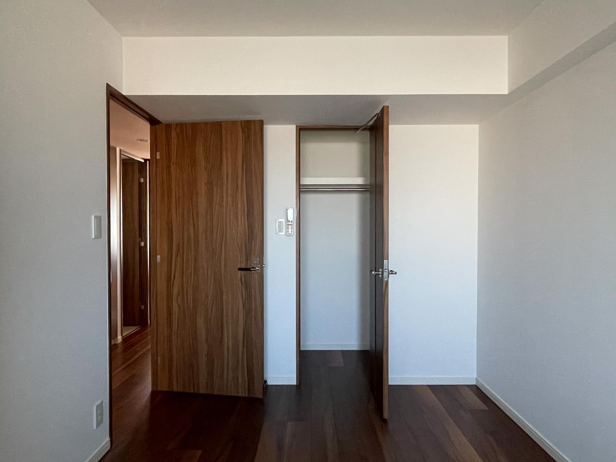 江戸川区篠崎町の賃貸物件/洋室②、6畳：収納はクローゼット