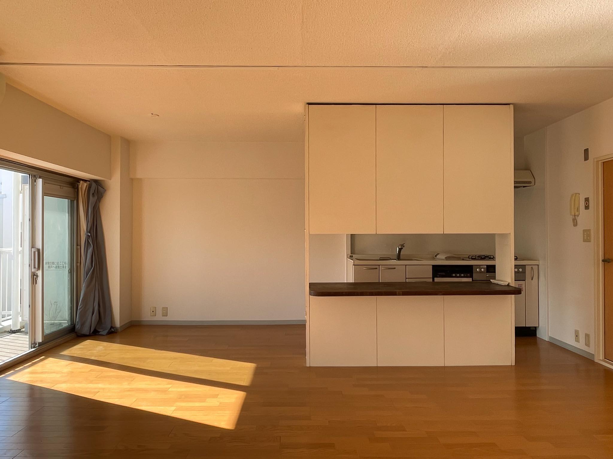 練馬区旭丘の賃貸物件/天井の高さは約2.35mと少し低めですが、部屋が広いのでそんなに気にならないかと思います