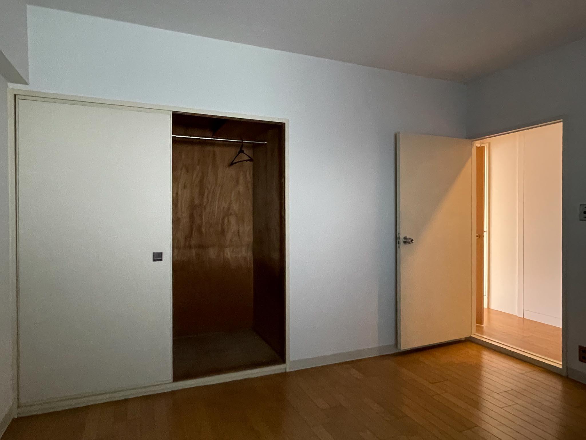 練馬区旭丘の賃貸物件/北側の洋室：収納はクローゼットです