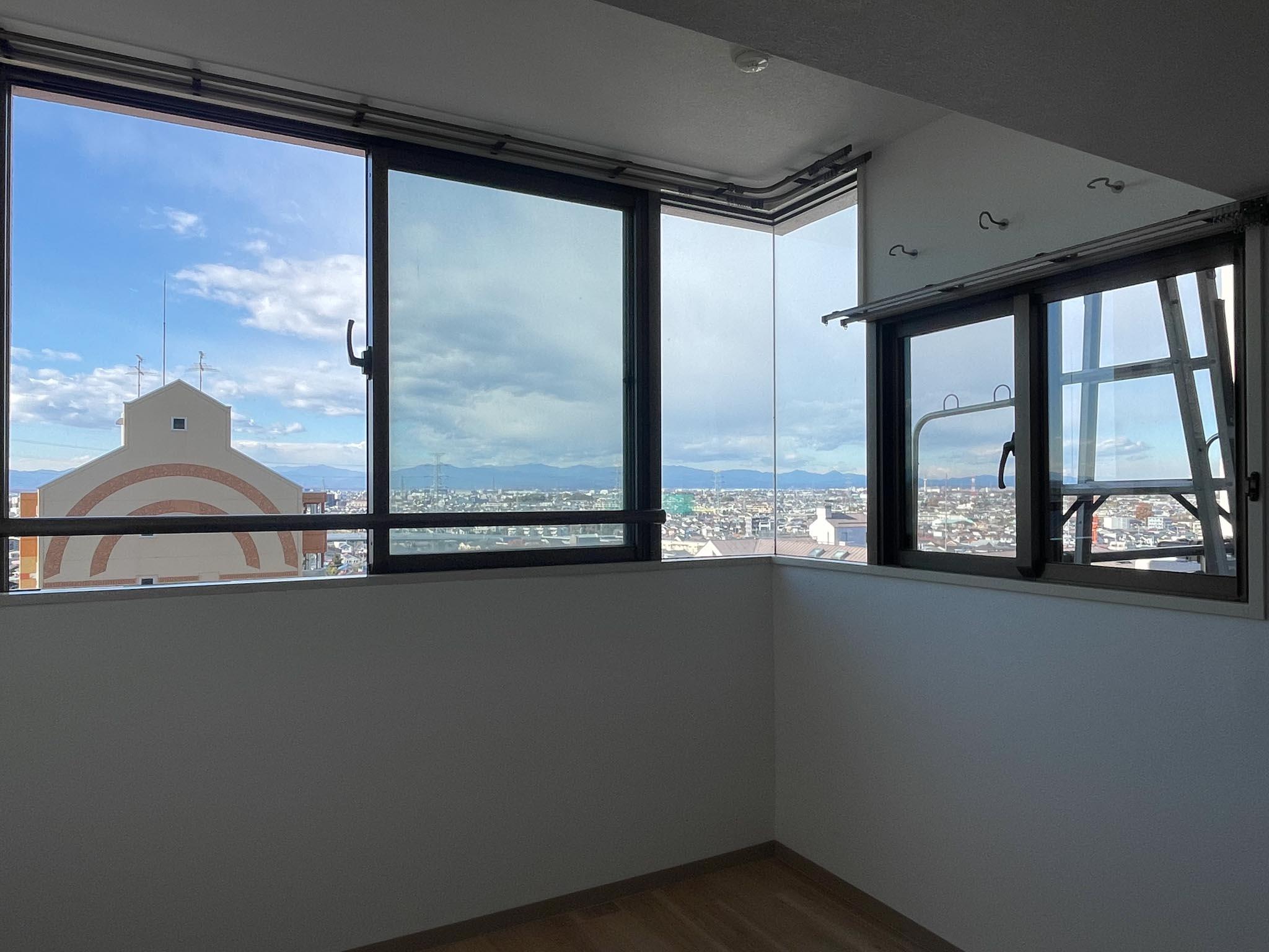 国分寺市泉町の賃貸物件/サンルームはデスクを置いて作業スペースにするのもいいかも