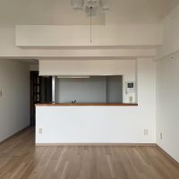 国分寺市泉町の賃貸物件/外の景色が見えるオープンなキッチン