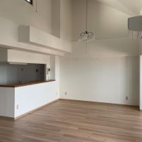 国分寺市泉町の賃貸物件/リビングを東に向かって