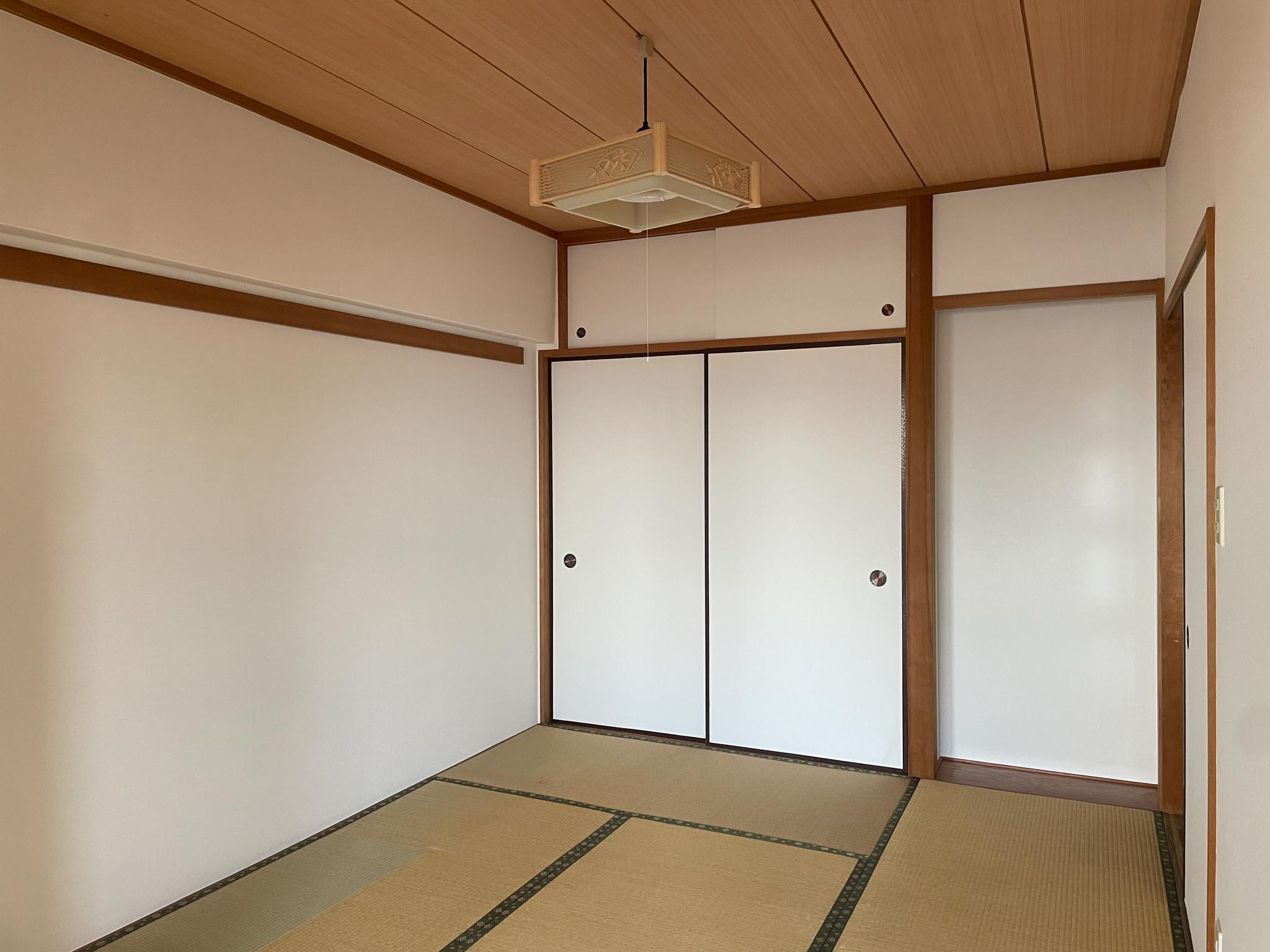 国分寺市泉町の賃貸物件/6畳和室：収納は押し入れです。ゴロンとここでお昼寝してみてはいかがでしょう