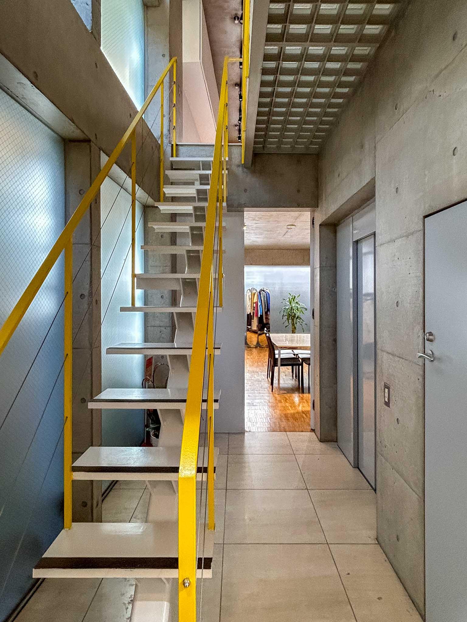 港区南青山の賃貸物件/1階：階段