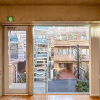 港区南青山の賃貸物件/2階：正面の窓からの景色