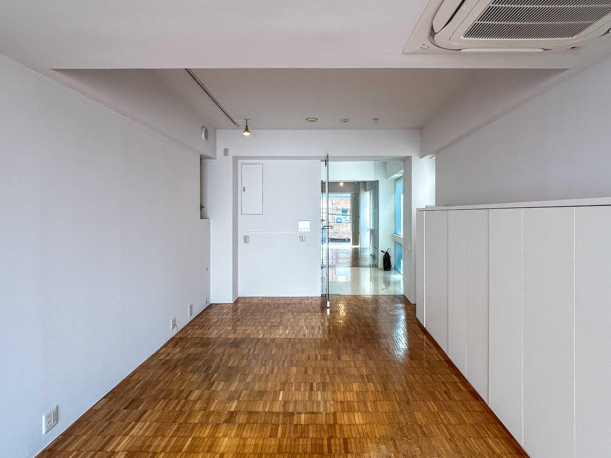 港区南青山の賃貸物件/3階：南側をみる