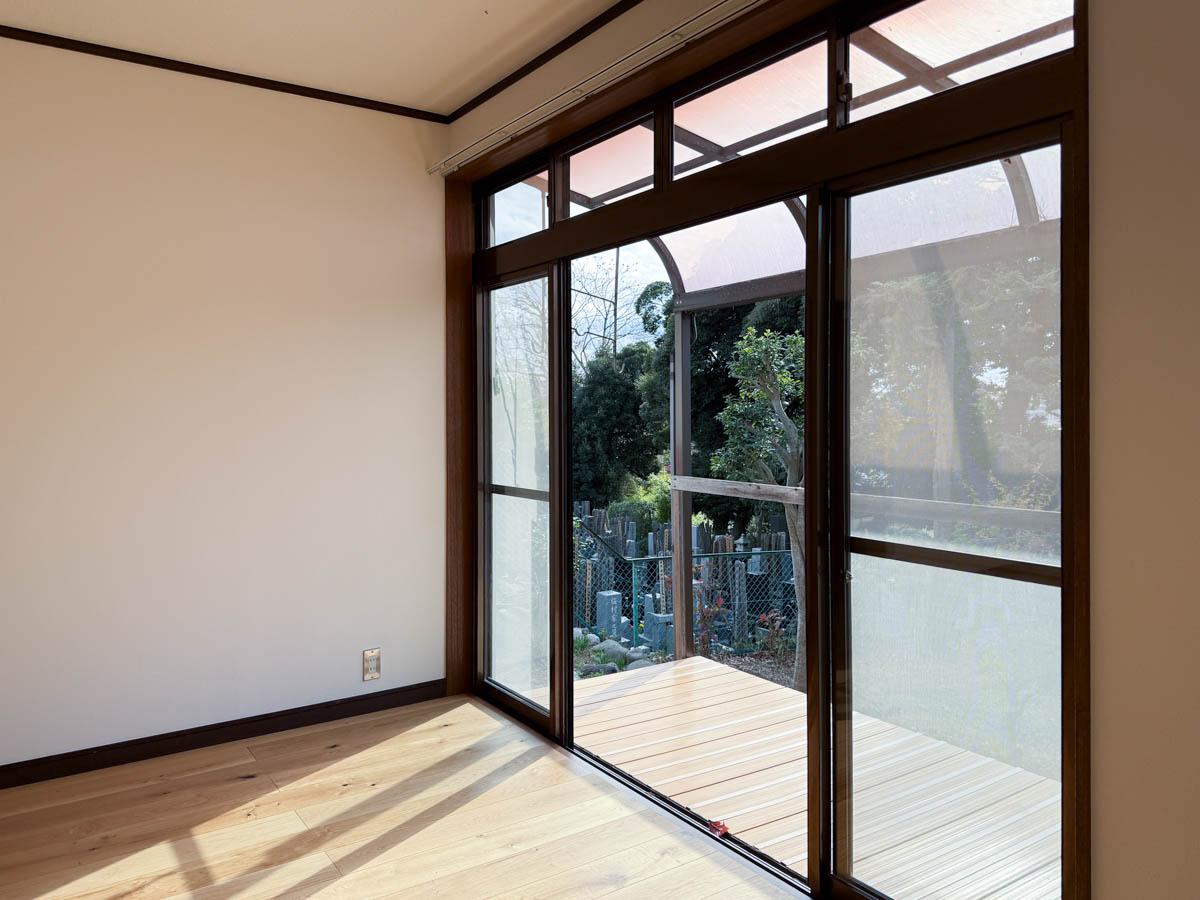 千葉県船橋市東中山の賃貸物件/窓の外にはお墓が見えるので、あらかじめご理解を