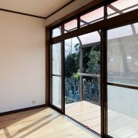 千葉県船橋市東中山の賃貸物件/窓の外にはお墓が見えるので、あらかじめご理解を