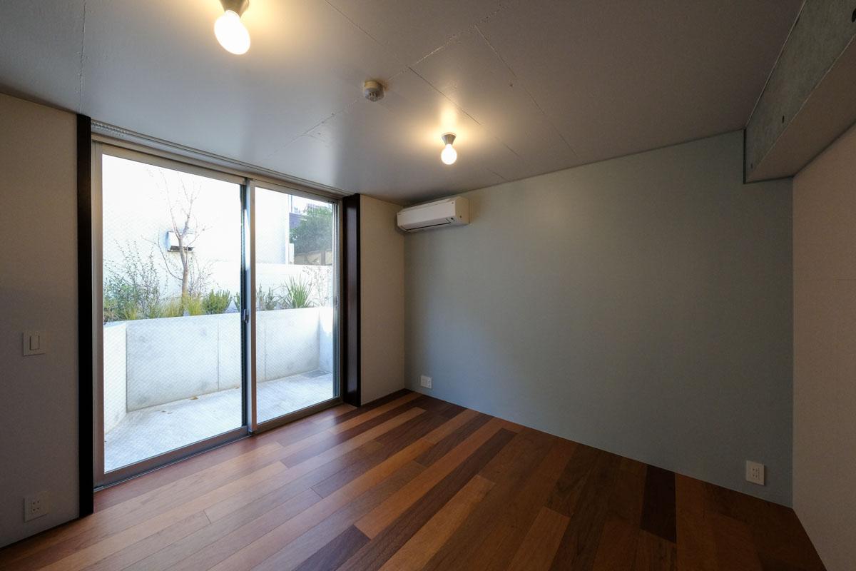 渋谷区上原の賃貸物件/105号室。奥側の空間