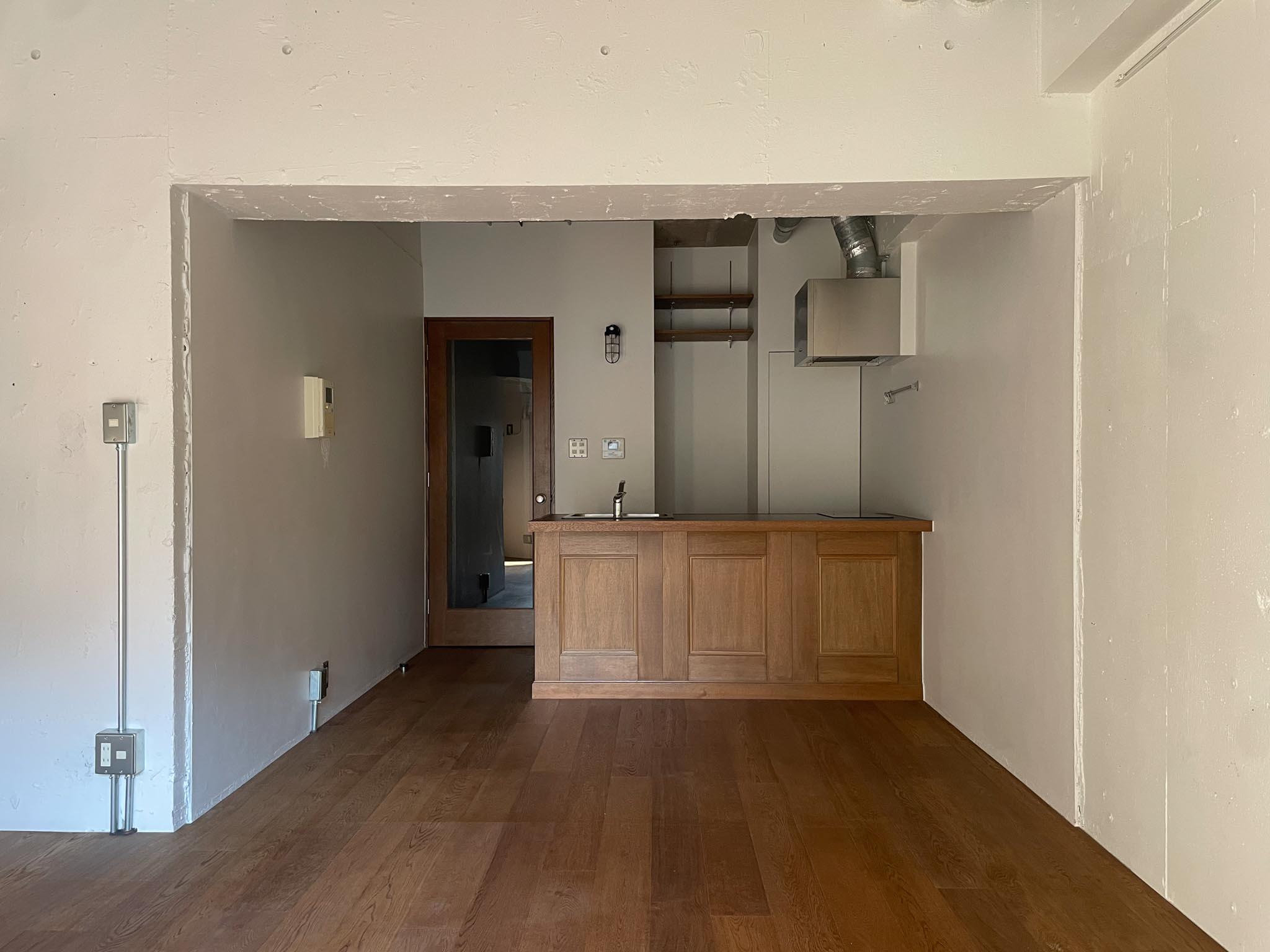 文京区小石川の賃貸物件/キッチンに向かってみます