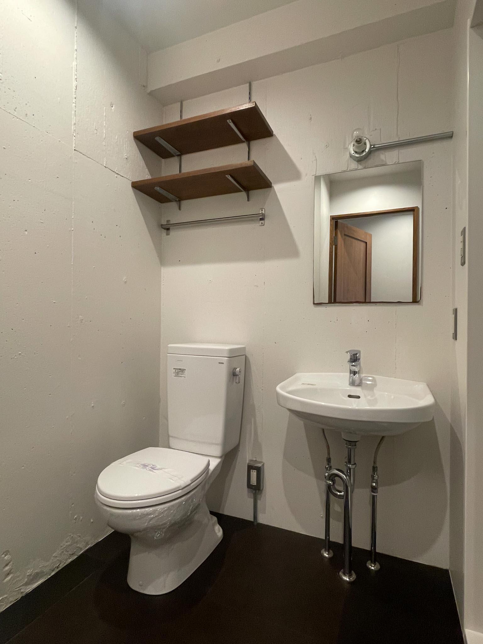 文京区小石川の賃貸物件/トイレと洗面所は同室です