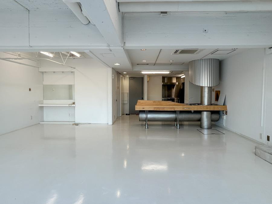 渋谷区神宮前の賃貸物件/室内別角度から。広々としたワンルームです。