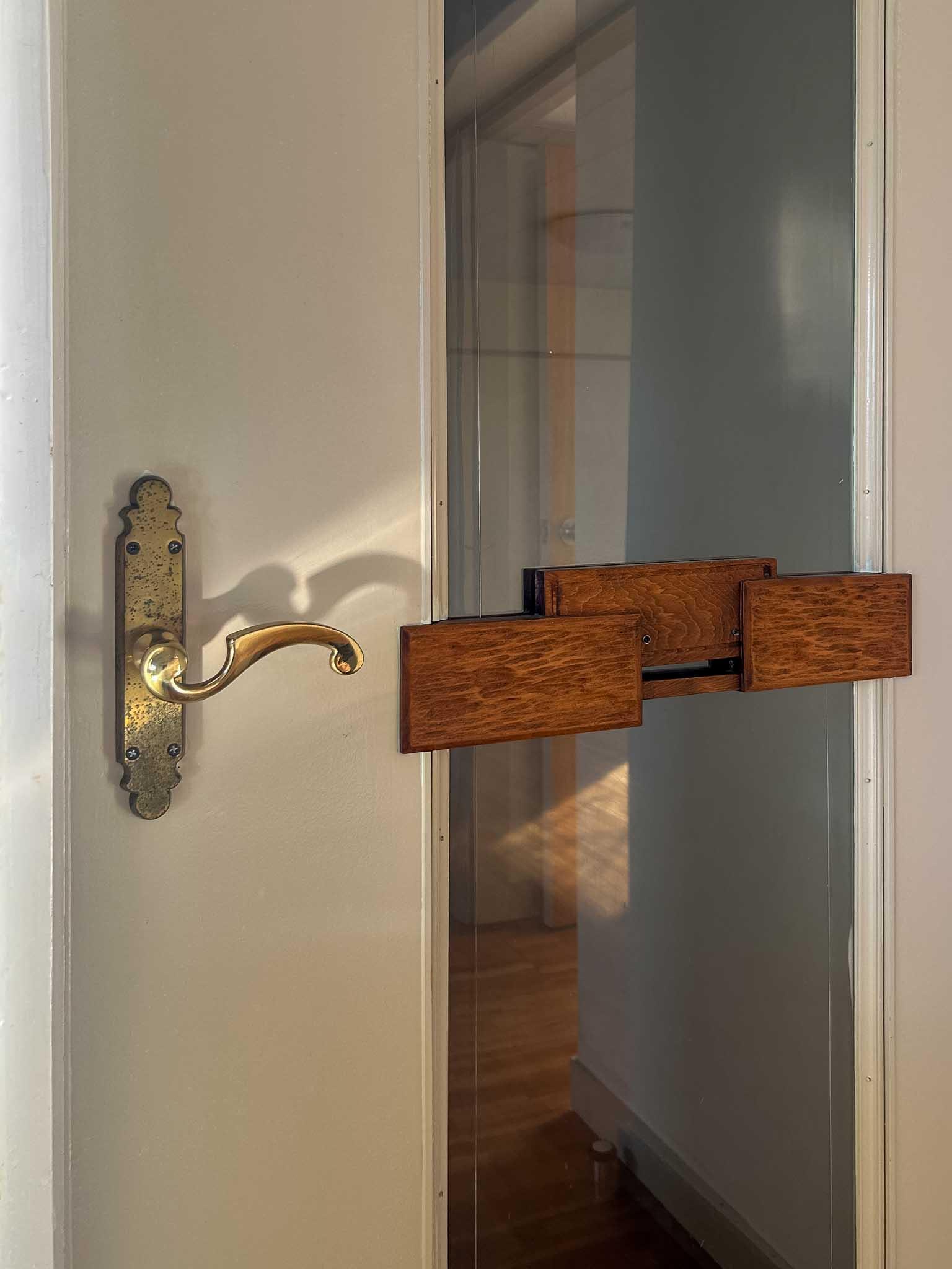 板橋区高島平の賃貸物件/レトロな雰囲気が残る建具