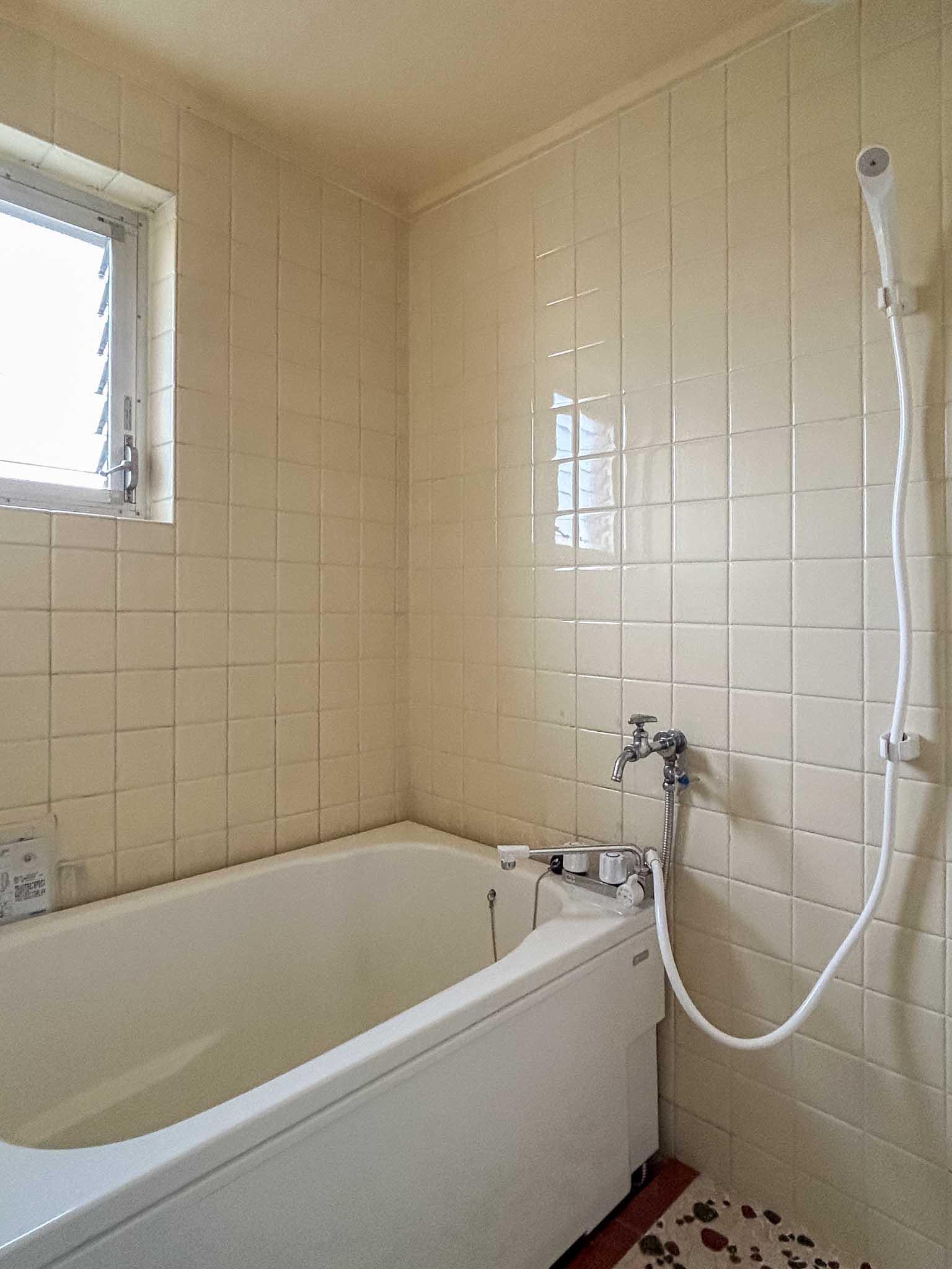 板橋区高島平の賃貸物件/浴室。清潔に保たれていますが、古さは感じる仕様